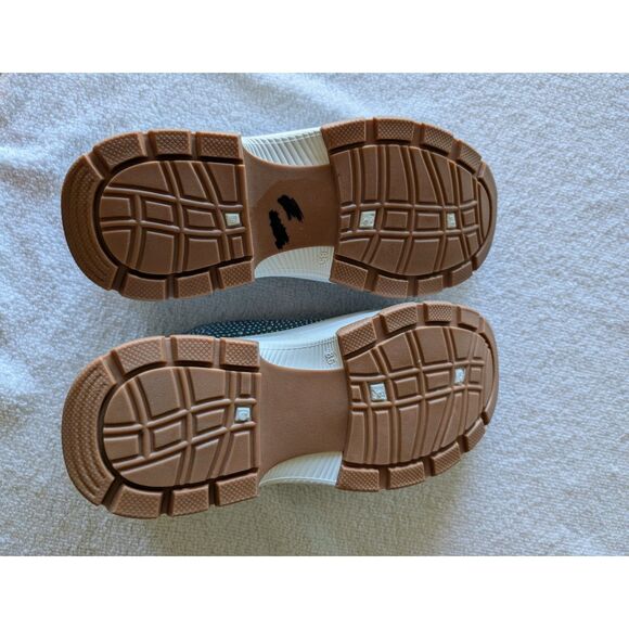 NWOT   Top Moda rhinestone platform lace-up sneakers   Sz  8.5 - Picture 3 of 8